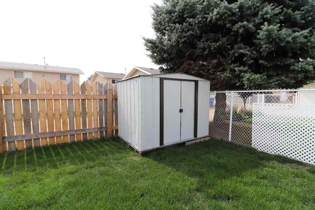 MLS® A2254217 - 35 Ewart Crescent SE in Ross Glen Medicine Hat, Residential