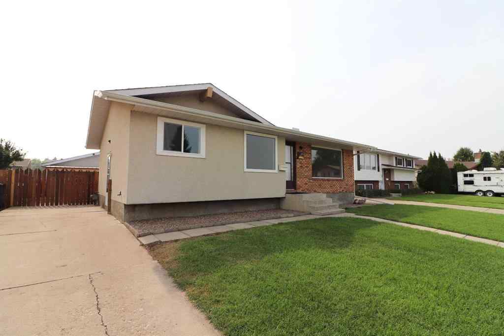MLS® A2254217 - 35 Ewart Crescent SE in Ross Glen Medicine Hat, Residential