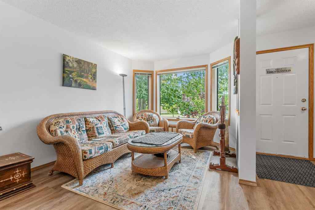 MLS® A2254223 - 39 Arbour Wood Close NW in Arbour Lake Calgary, Residential