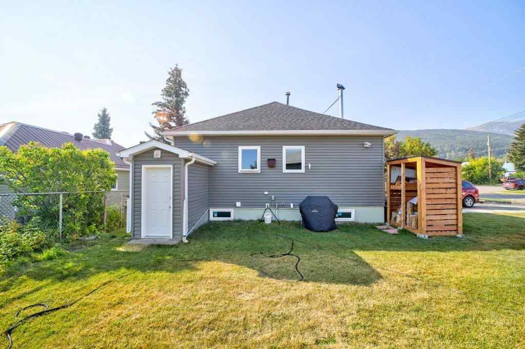 MLS® A2254227 - 1002 227 Street  in NONE Hillcrest, Residential