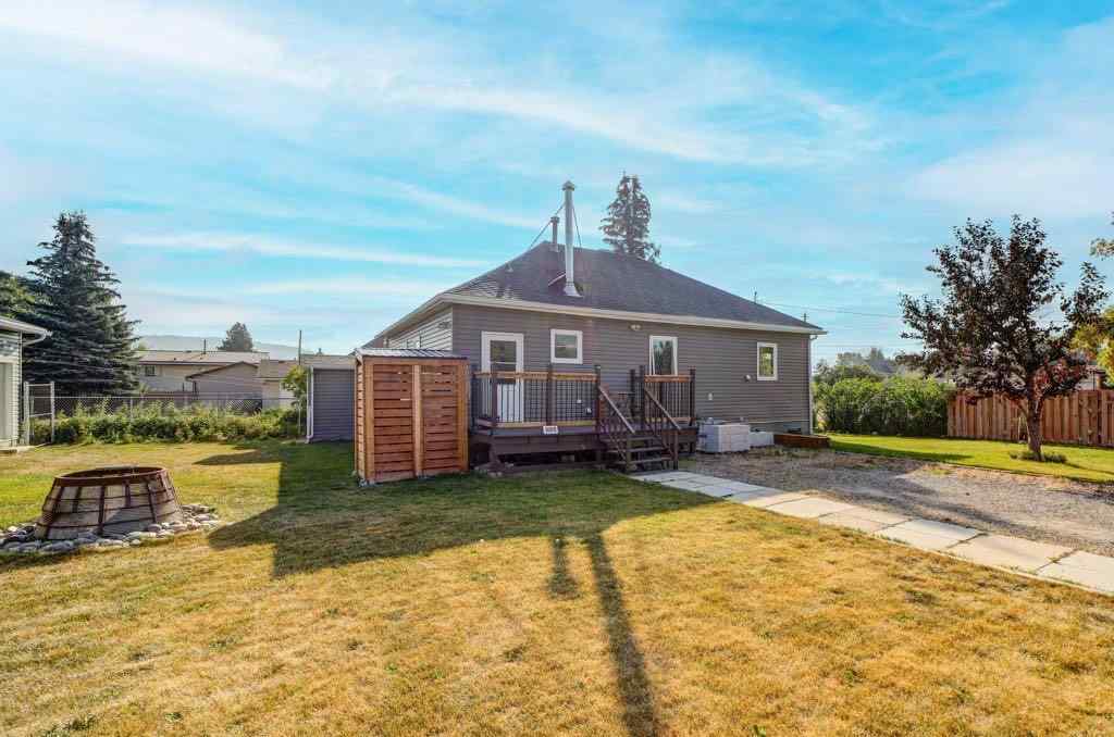 MLS® A2254227 - 1002 227 Street  in NONE Hillcrest, Residential
