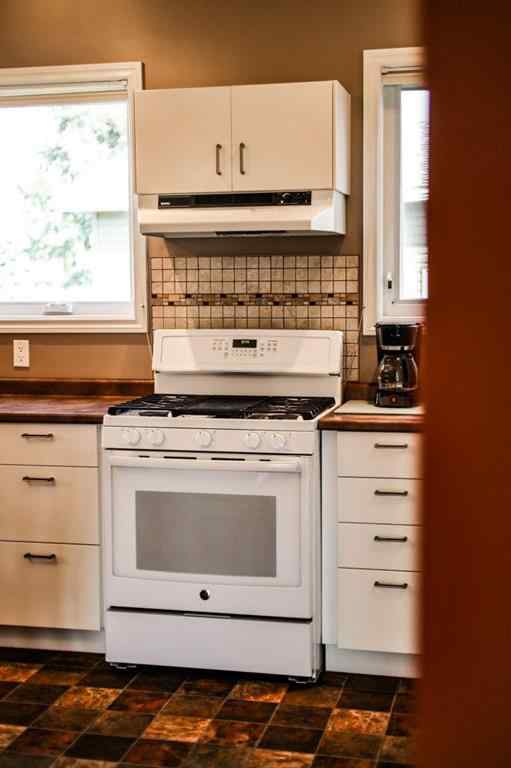 MLS® A2254227 - 1002 227 Street  in NONE Hillcrest, Residential