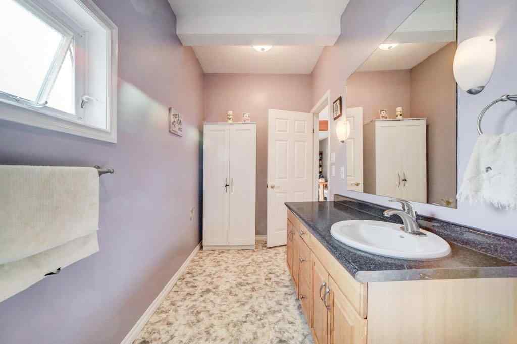 MLS® A2254227 - 1002 227 Street  in NONE Hillcrest, Residential