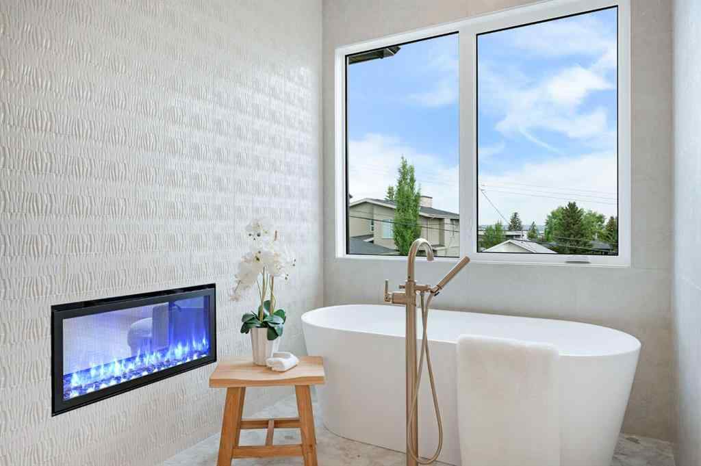 MLS® A2254229 - 2122 29 Avenue SW in Richmond Calgary, Residential