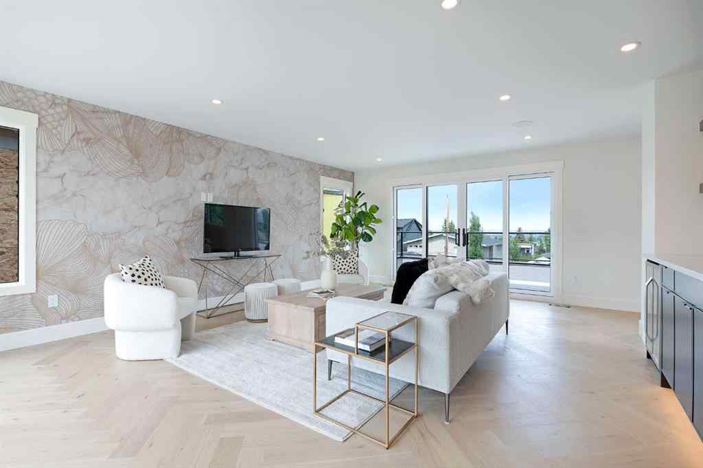MLS® A2254229 - 2122 29 Avenue SW in Richmond Calgary, Residential