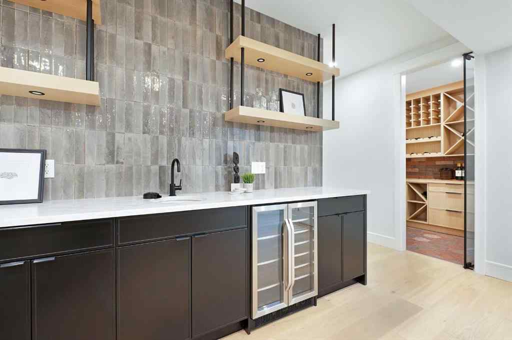 MLS® A2254229 - 2122 29 Avenue SW in Richmond Calgary, Residential