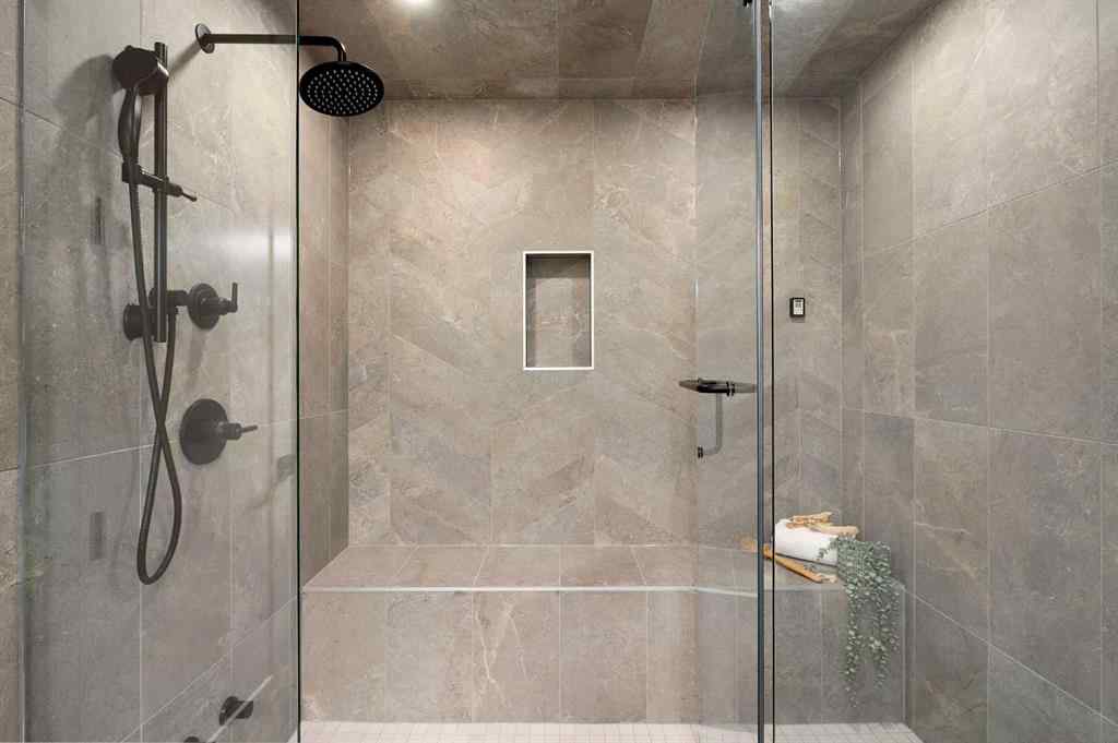 MLS® A2254229 - 2122 29 Avenue SW in Richmond Calgary, Residential