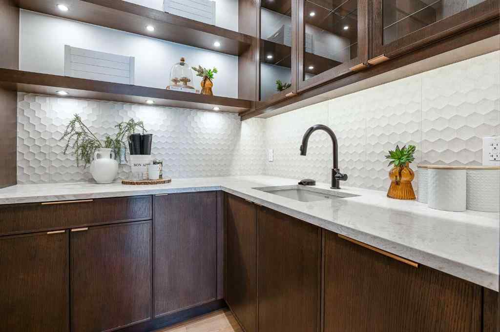 MLS® A2254229 - 2122 29 Avenue SW in Richmond Calgary, Residential