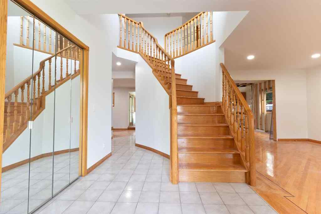 MLS® A2254231 - 43 Signal Hill Mews SW in Signal Hill Calgary, Residential