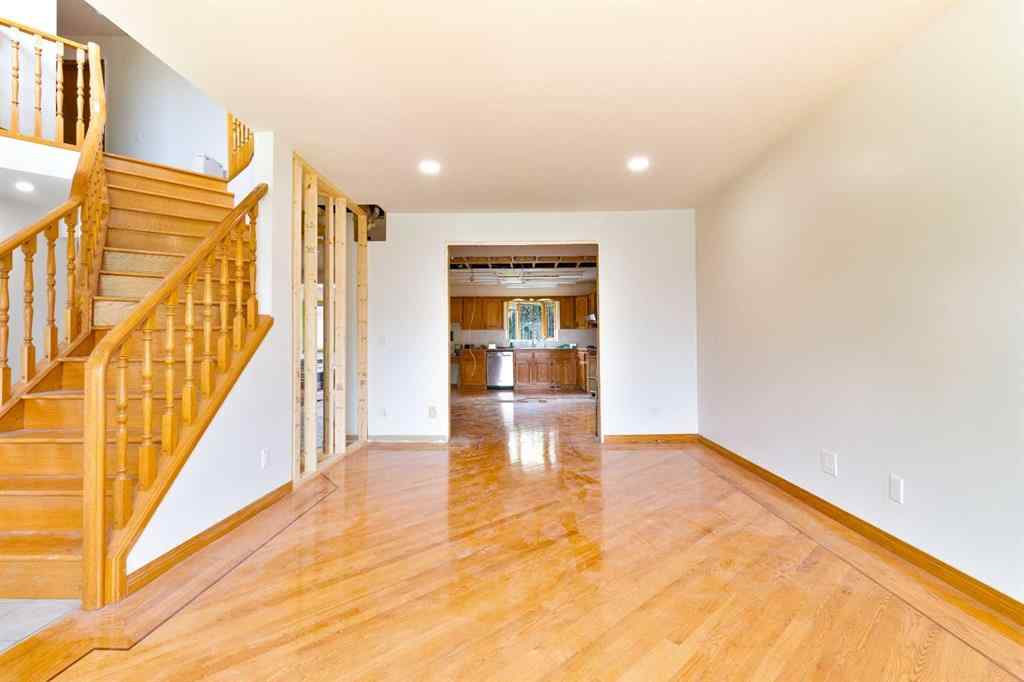 MLS® A2254231 - 43 Signal Hill Mews SW in Signal Hill Calgary, Residential