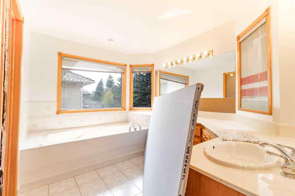 MLS® A2254231 - 43 Signal Hill Mews SW in Signal Hill Calgary, Residential