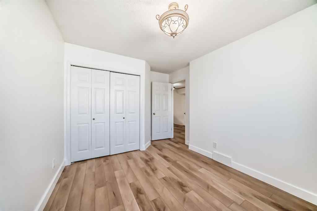 MLS® A2254234 - 118 Signature Close SW in Signal Hill Calgary, Residential