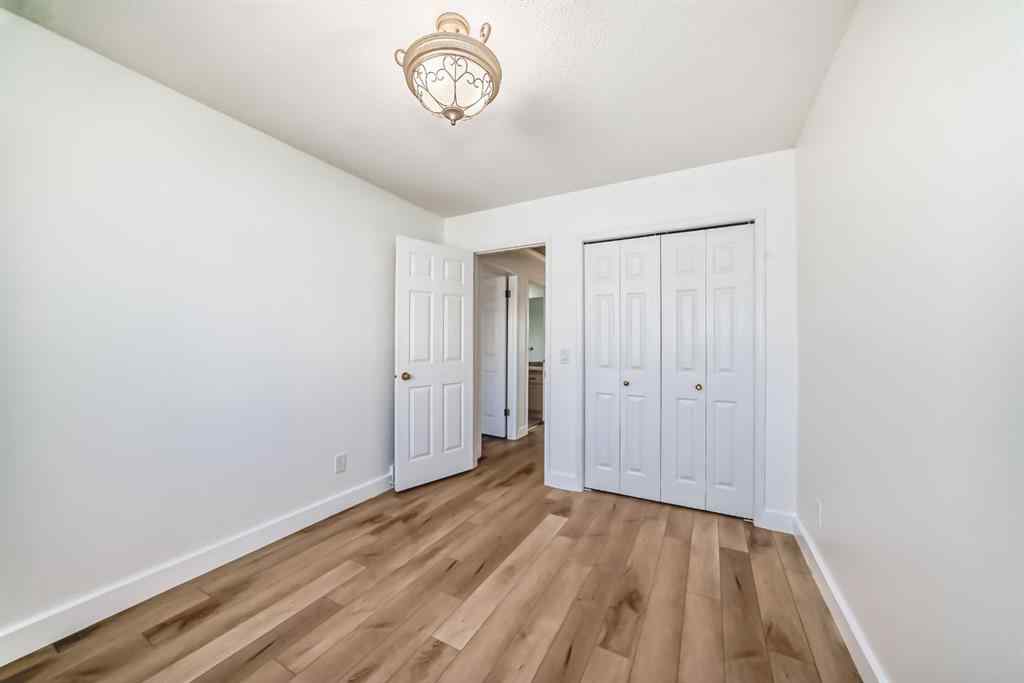 MLS® A2254234 - 118 Signature Close SW in Signal Hill Calgary, Residential