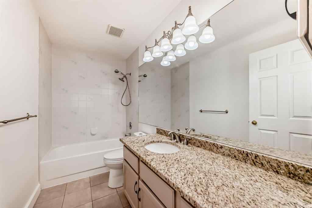 MLS® A2254234 - 118 Signature Close SW in Signal Hill Calgary, Residential