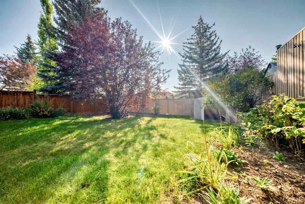 MLS® A2254234 - 118 Signature Close SW in Signal Hill Calgary, Residential