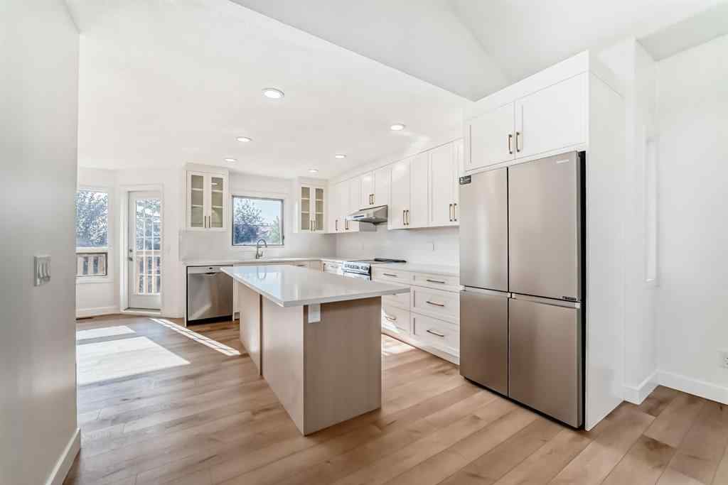 MLS® A2254234 - 118 Signature Close SW in Signal Hill Calgary, Residential