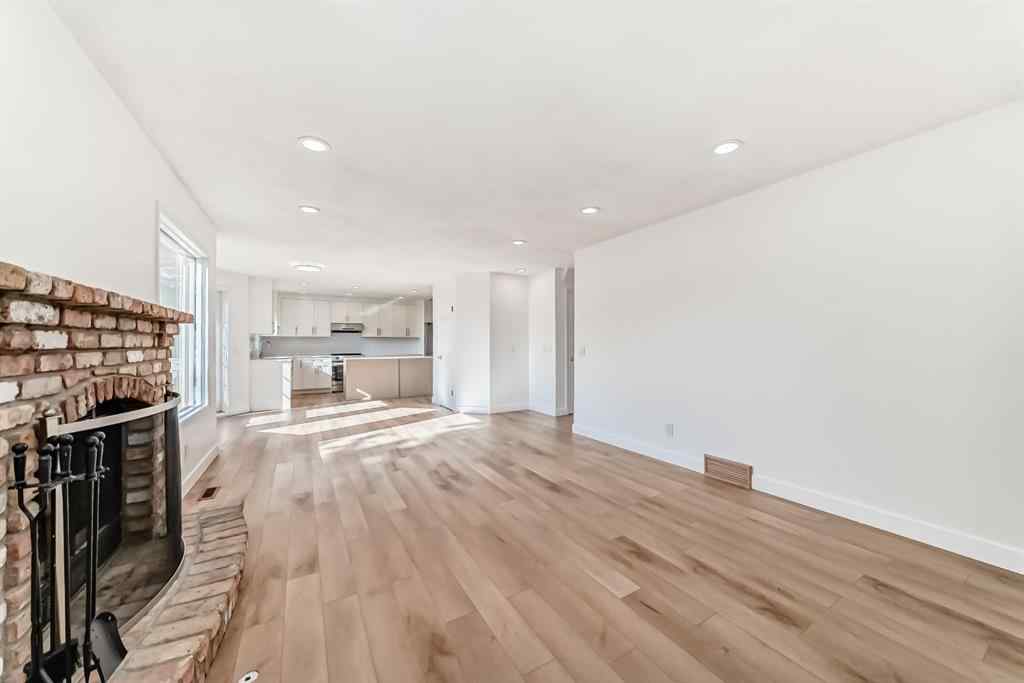 MLS® A2254234 - 118 Signature Close SW in Signal Hill Calgary, Residential