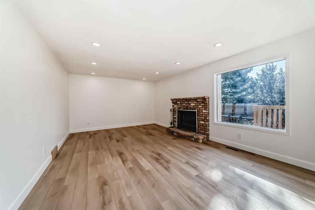 MLS® A2254234 - 118 Signature Close SW in Signal Hill Calgary, Residential