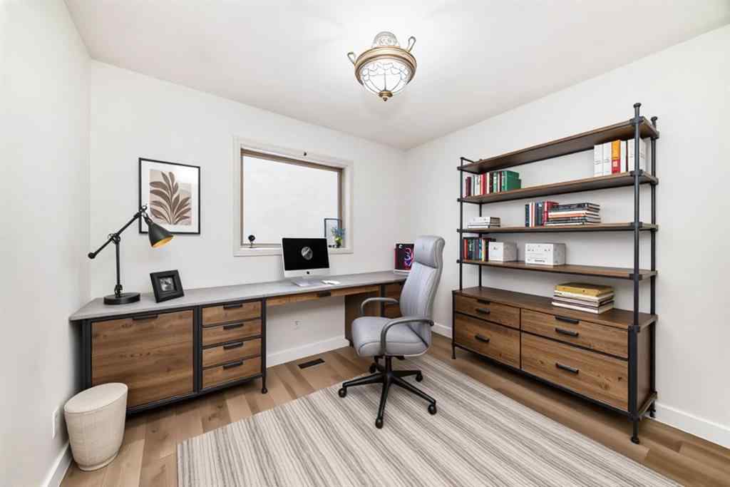 MLS® A2254234 - 118 Signature Close SW in Signal Hill Calgary, Residential