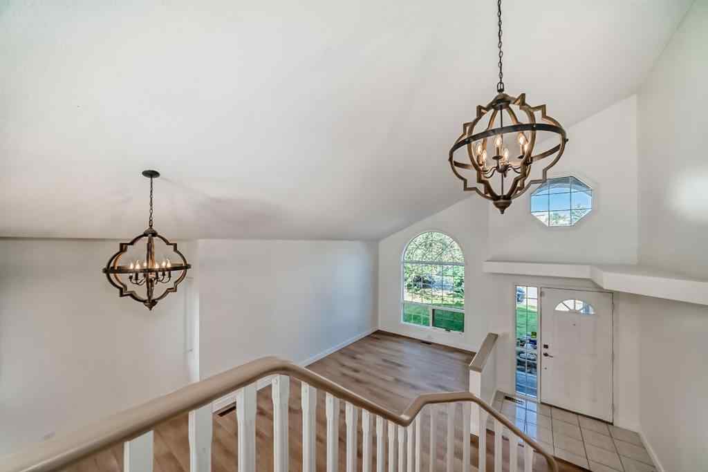 MLS® A2254234 - 118 Signature Close SW in Signal Hill Calgary, Residential