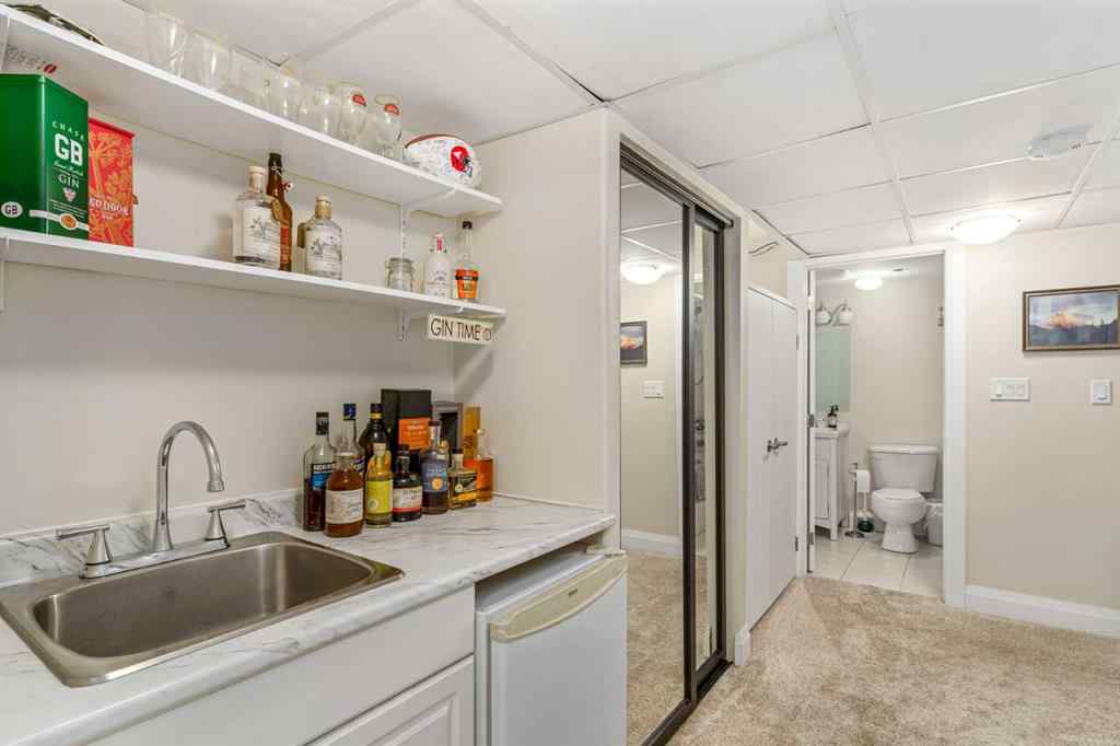 MLS® A2254235 - 92 Baker Crescent NW in Brentwood Calgary, Residential