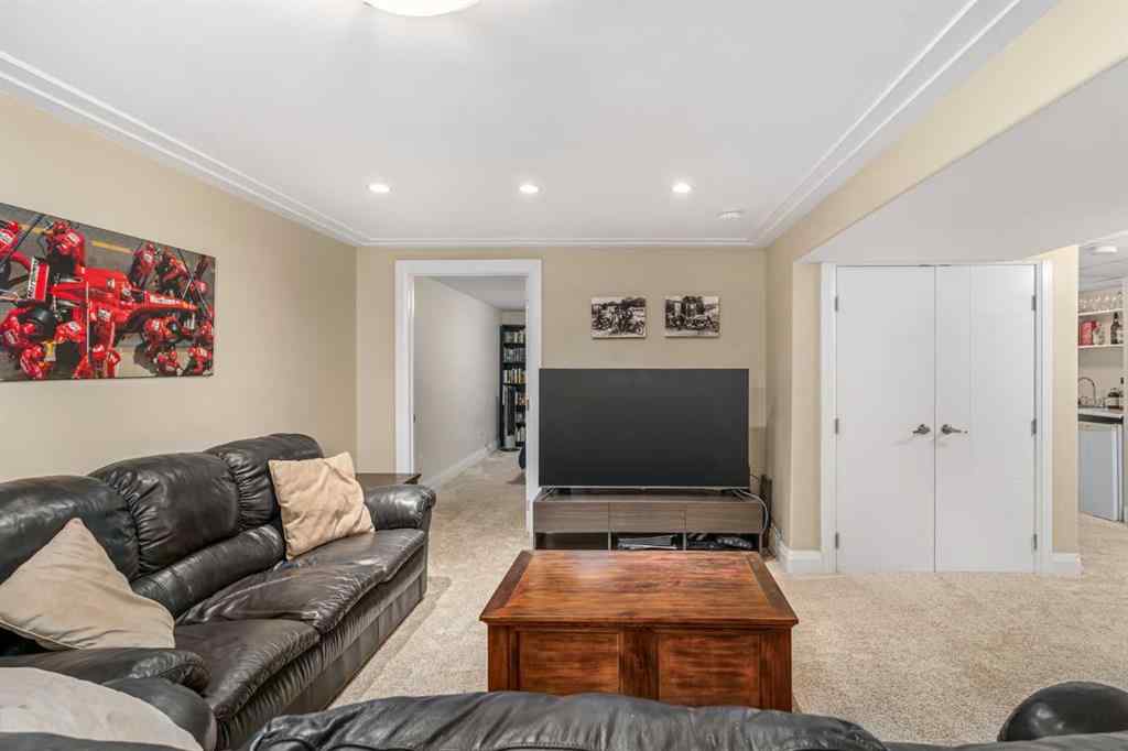 MLS® A2254235 - 92 Baker Crescent NW in Brentwood Calgary, Residential