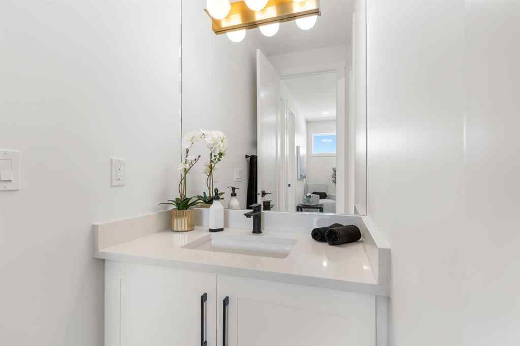 MLS® A2254238 - 2632 36 Street SW in Killarney/Glengarry Calgary, Residential