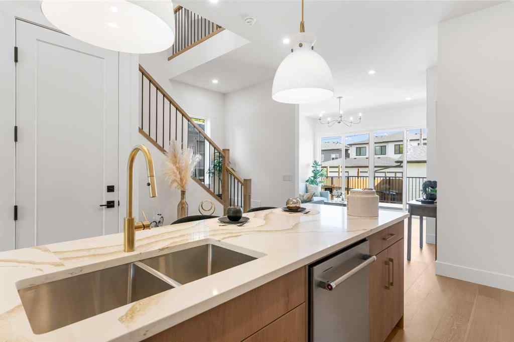 MLS® A2254238 - 2632 36 Street SW in Killarney/Glengarry Calgary, Residential