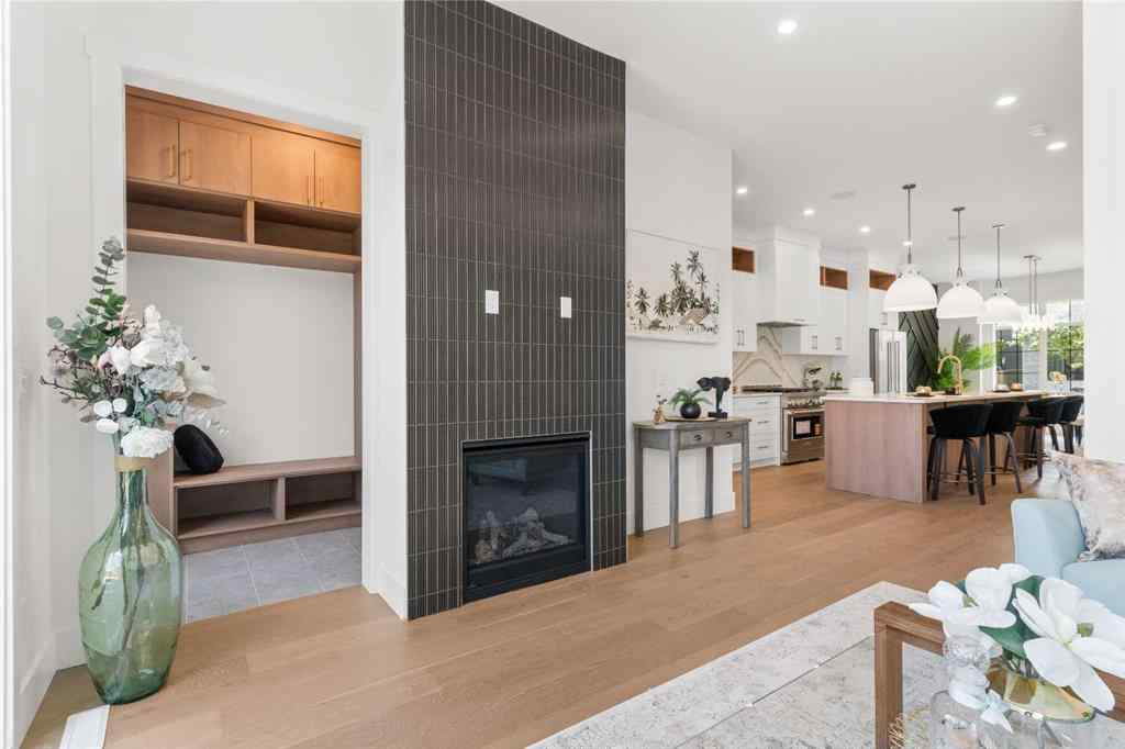 MLS® A2254238 - 2632 36 Street SW in Killarney/Glengarry Calgary, Residential