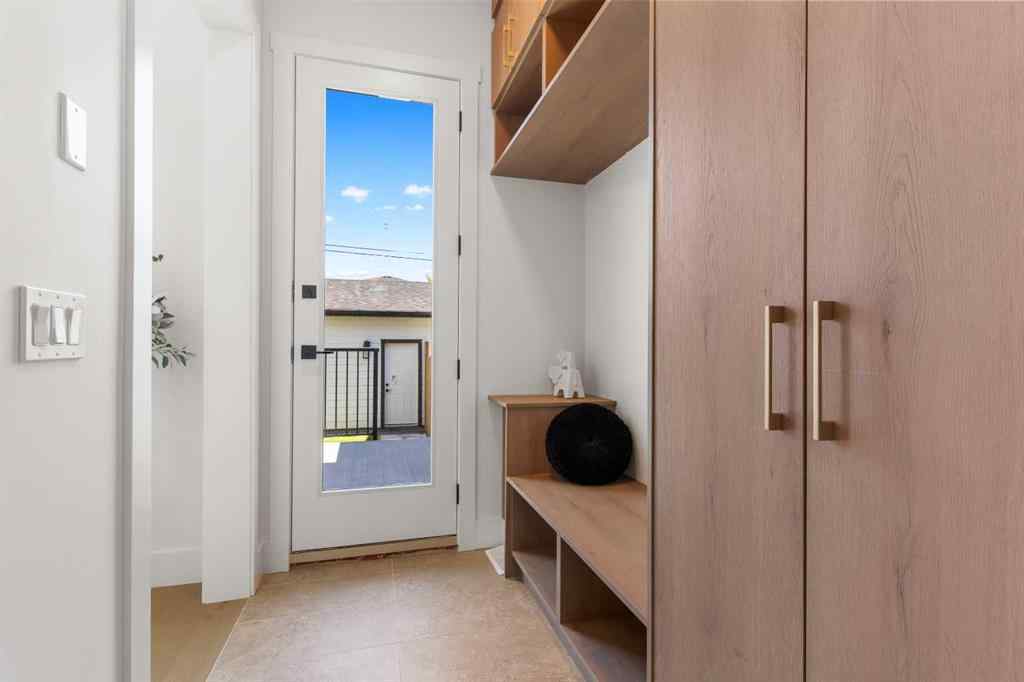 MLS® A2254238 - 2632 36 Street SW in Killarney/Glengarry Calgary, Residential