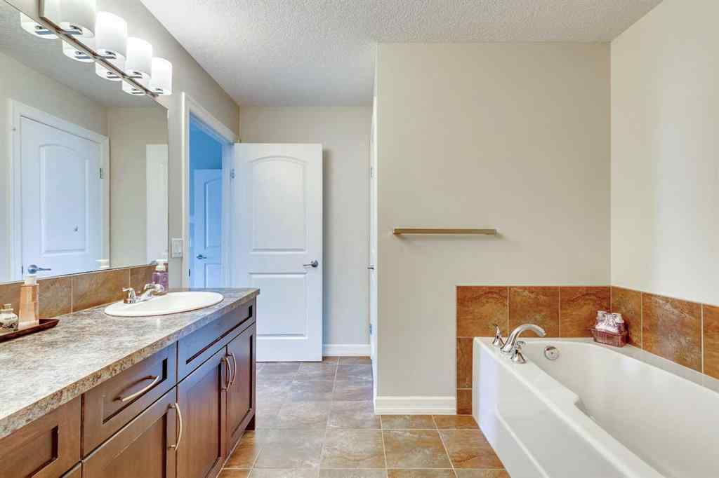 MLS® A2254239 - Unit #6 1729 34 Avenue SW in Altadore Calgary, Residential