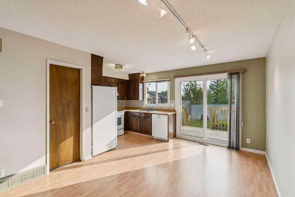 MLS® A2254247 - 25 Macewan Glen Close NW in MacEwan Glen Calgary, Residential