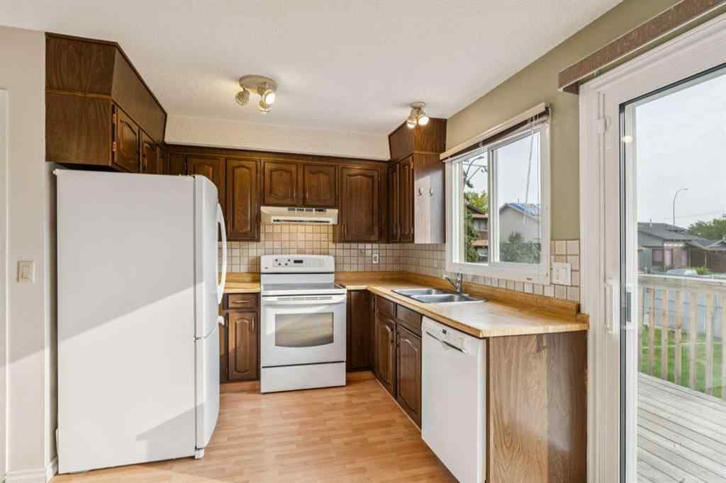 MLS® A2254247 - 25 Macewan Glen Close NW in MacEwan Glen Calgary, Residential