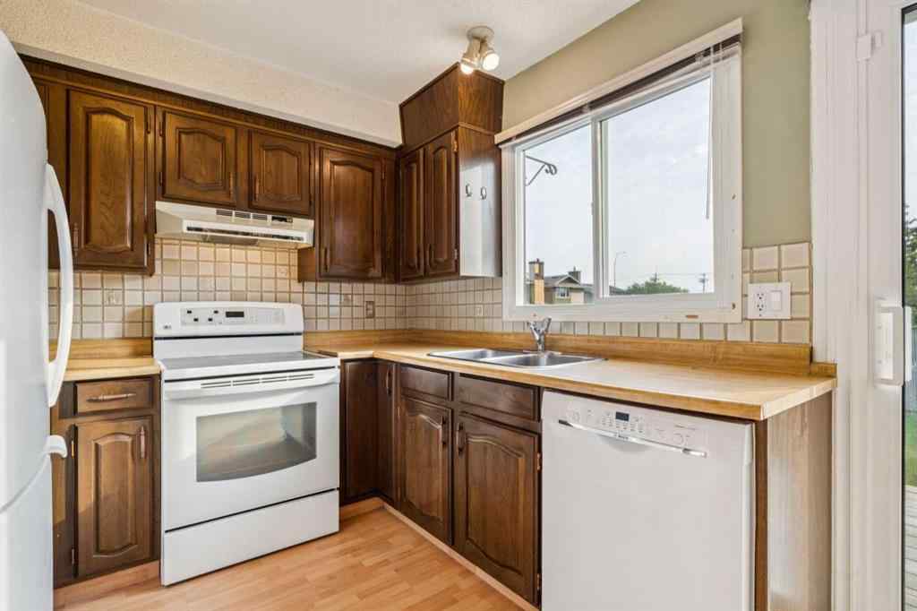 MLS® A2254247 - 25 Macewan Glen Close NW in MacEwan Glen Calgary, Residential