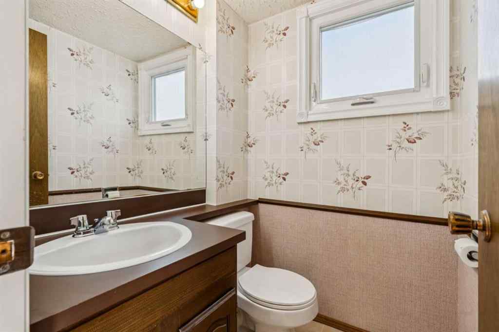 MLS® A2254247 - 25 Macewan Glen Close NW in MacEwan Glen Calgary, Residential