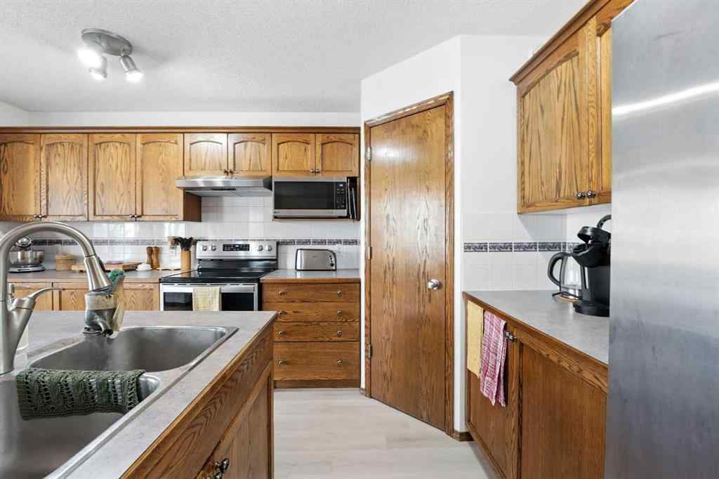 MLS® A2254249 - 42 Citadel Crest Green NW in Citadel Calgary, Residential