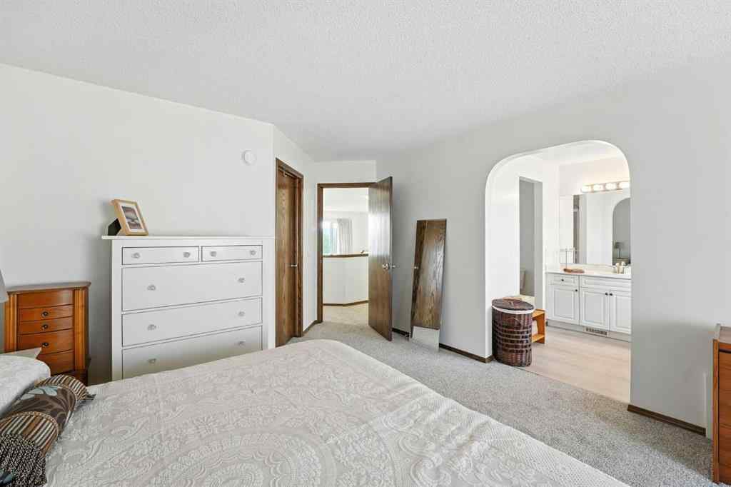 MLS® A2254249 - 42 Citadel Crest Green NW in Citadel Calgary, Residential