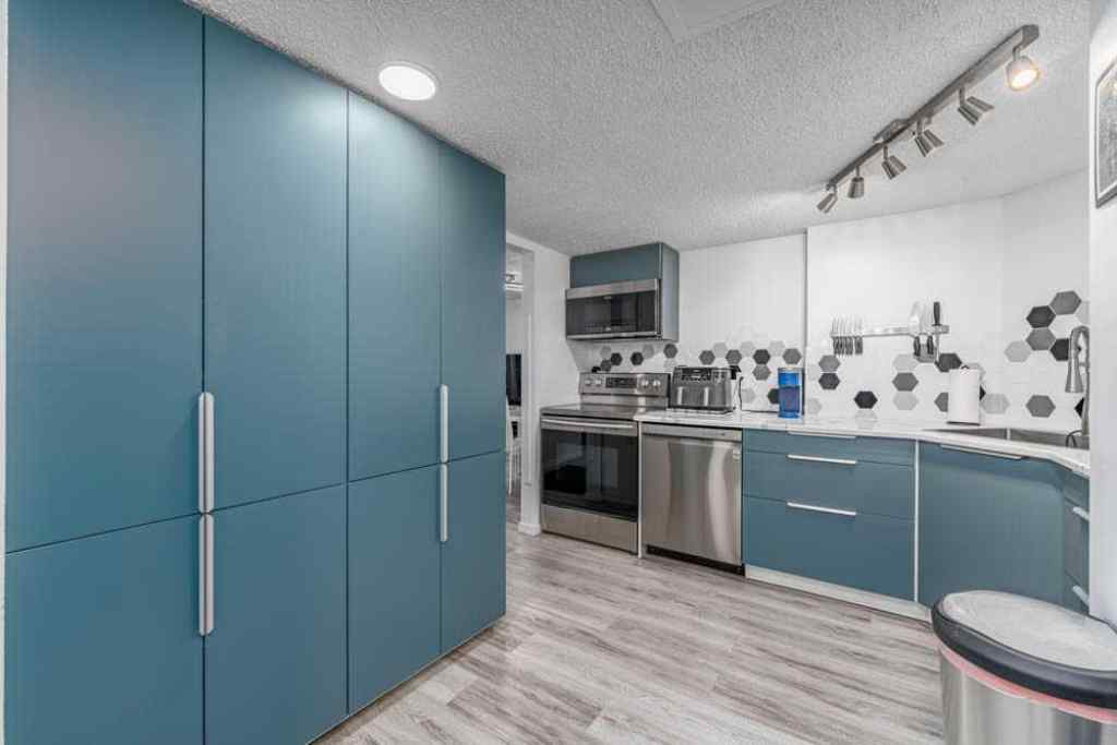MLS® A2254258 - Unit #406 511 56 Avenue SW in Windsor Park Calgary, Residential