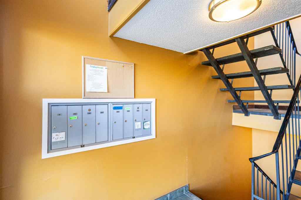 MLS® A2254259 - Unit #201 2209 14 Street SW in Bankview Calgary, Residential