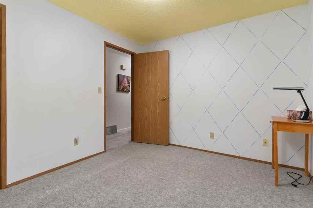 MLS® A2254271 - 3914 56A   in Parkview Camrose, Residential