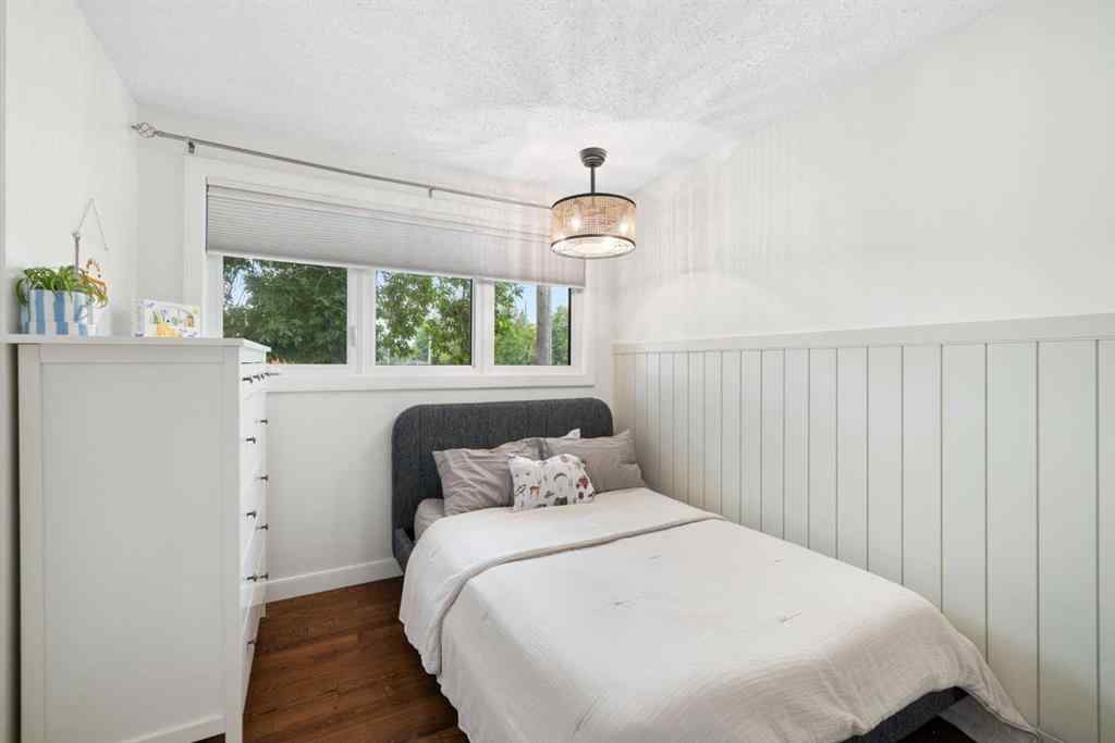 MLS® A2254278 - 2604 63 Avenue SW in Lakeview Calgary, Residential