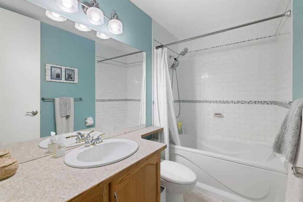MLS® A2254278 - 2604 63 Avenue SW in Lakeview Calgary, Residential