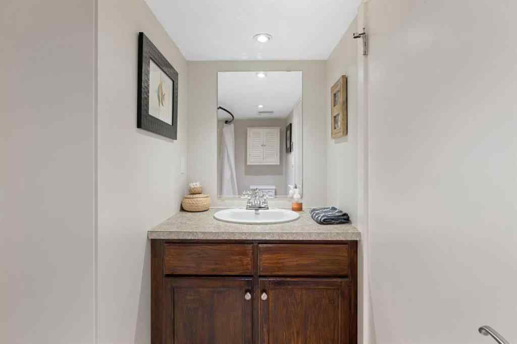 MLS® A2254278 - 2604 63 Avenue SW in Lakeview Calgary, Residential