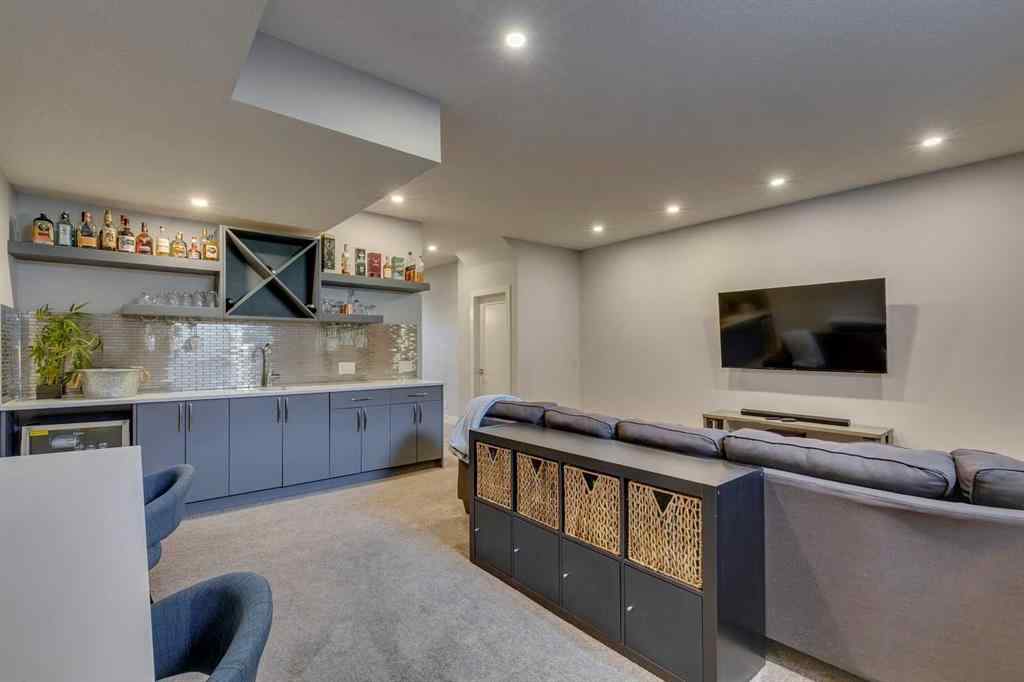 MLS® A2254281 - 4017 1 Street NW in Highland Park Calgary, Residential