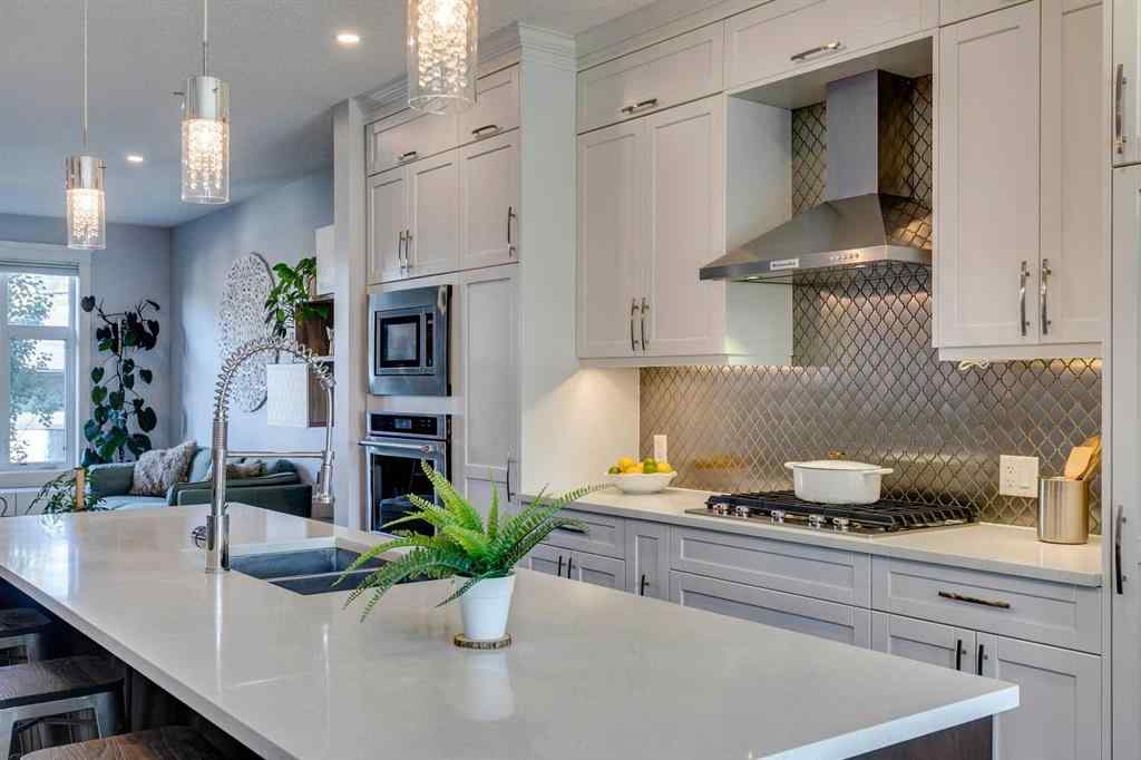 MLS® A2254281 - 4017 1 Street NW in Highland Park Calgary, Residential