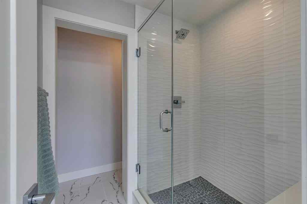 MLS® A2254281 - 4017 1 Street NW in Highland Park Calgary, Residential