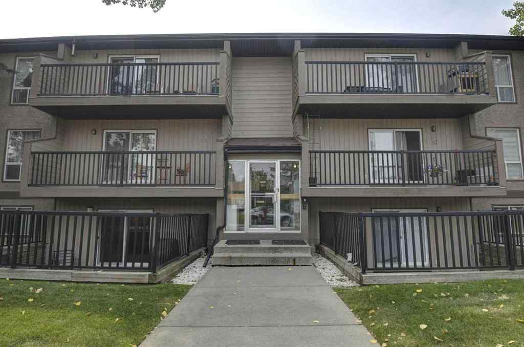 MLS® A2254283 - Unit #204 4311 73 Street NW in Bowness Calgary, Residential