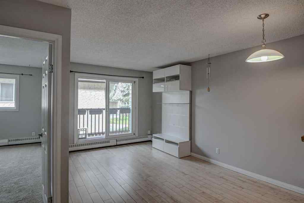 MLS® A2254283 - Unit #204 4311 73 Street NW in Bowness Calgary, Residential