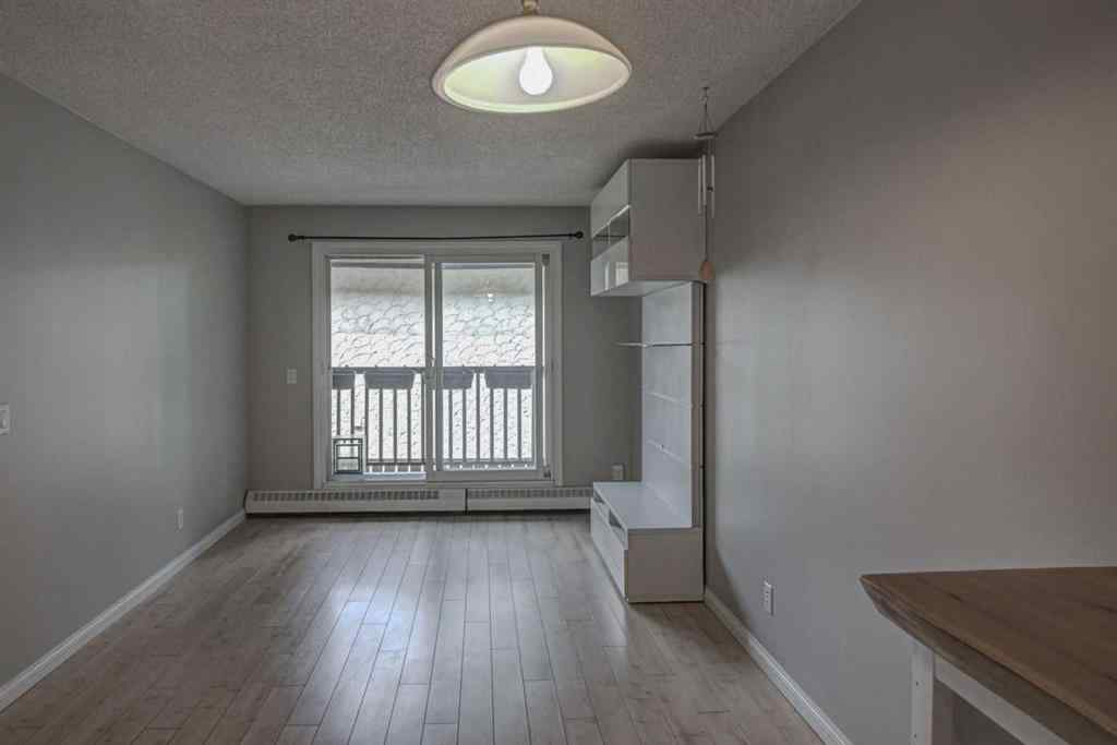 MLS® A2254283 - Unit #204 4311 73 Street NW in Bowness Calgary, Residential