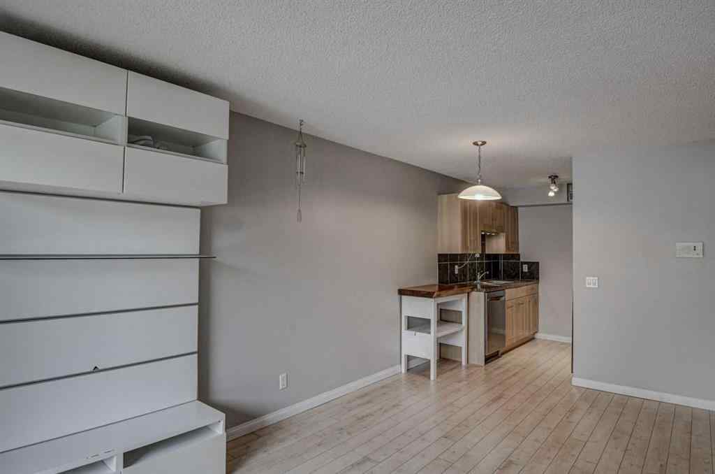 MLS® A2254283 - Unit #204 4311 73 Street NW in Bowness Calgary, Residential